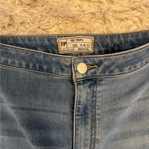 Free People Float on Flares …..Flared Blue Jeans.NWOT - Picture 9 of 13